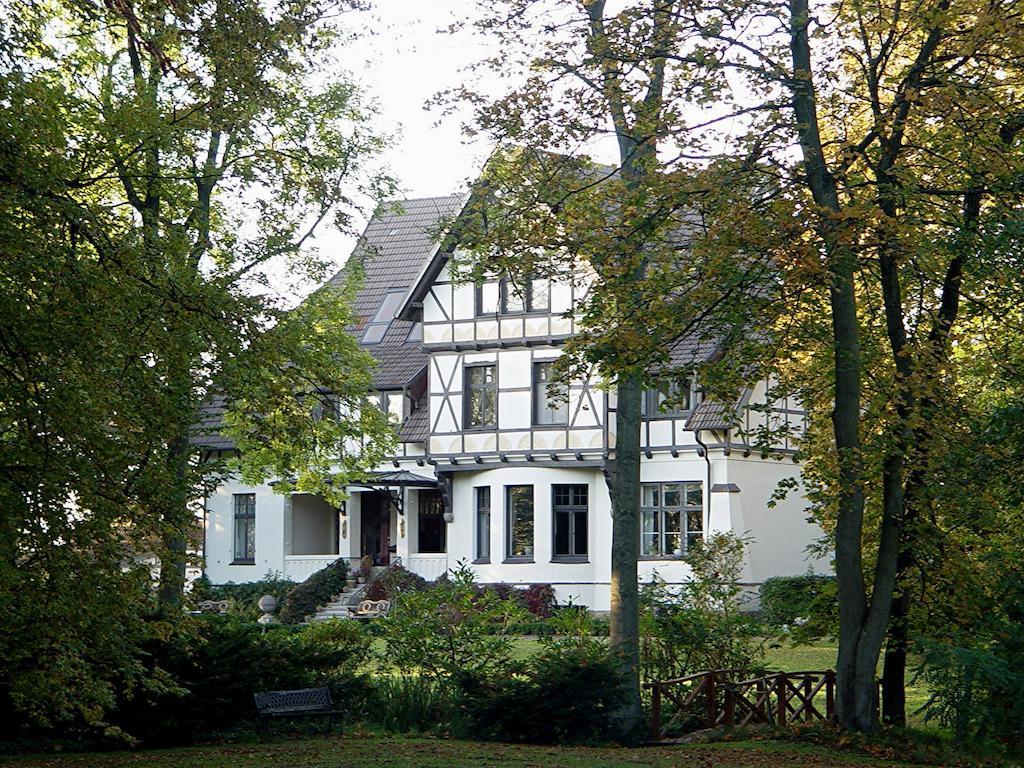 ホテル Gutshaus Kubbelkow ベルゲン・アウフ・リューゲン エクステリア 写真